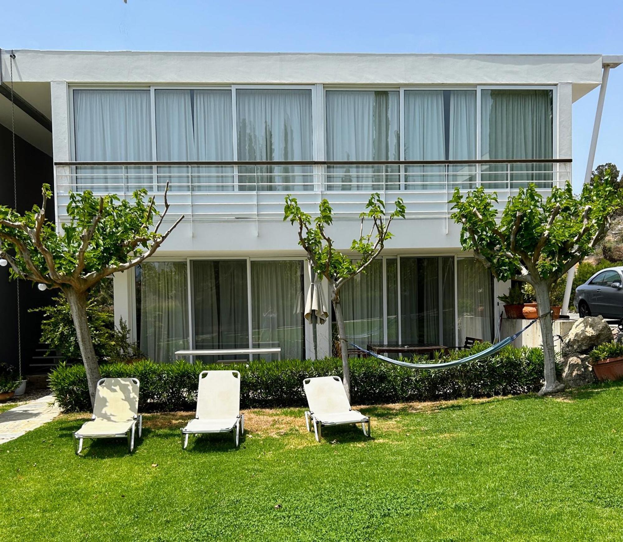 Art By Praxis Apartment Governor's Beach Exterior photo