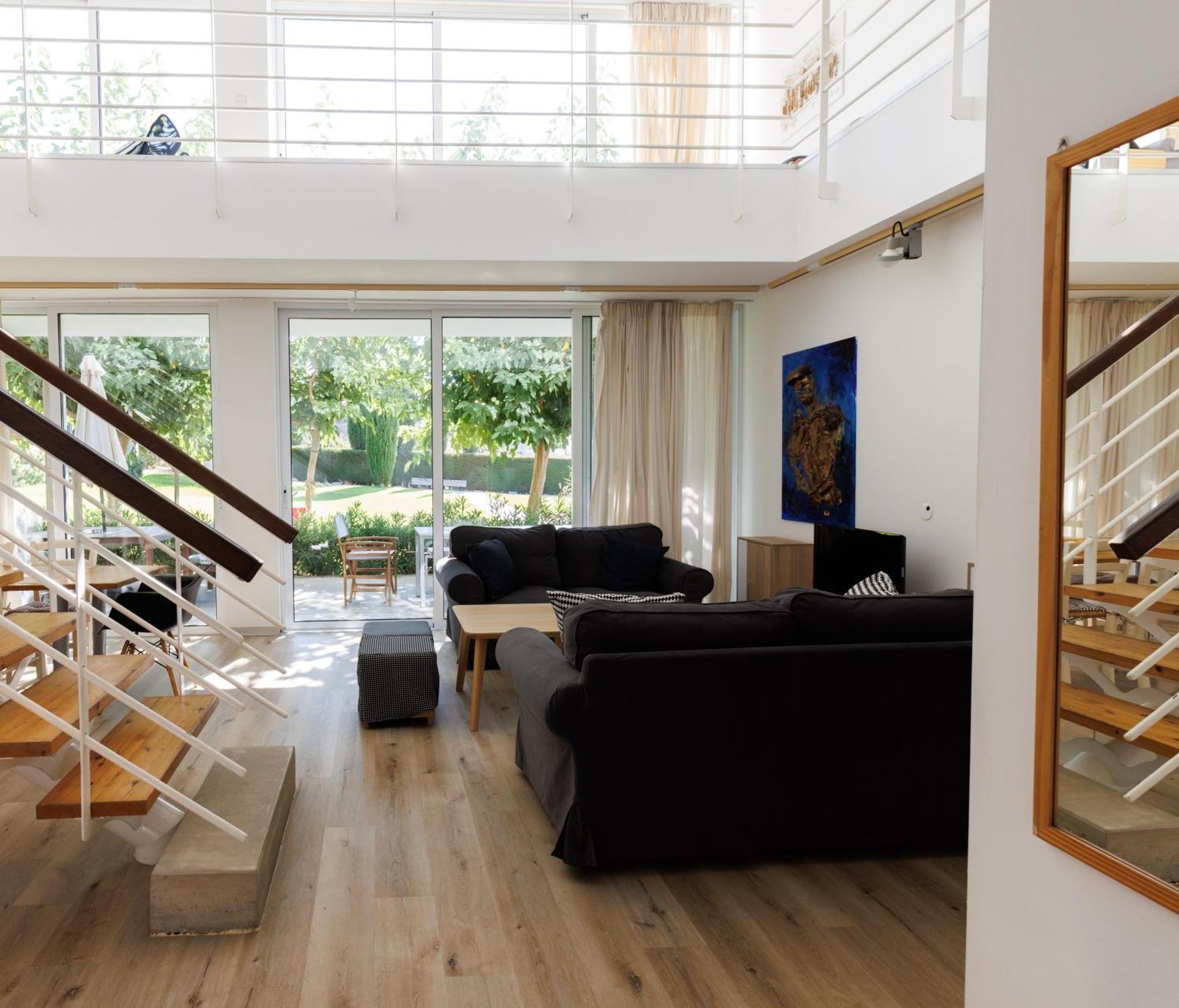 Art By Praxis Apartment Governor's Beach Exterior photo